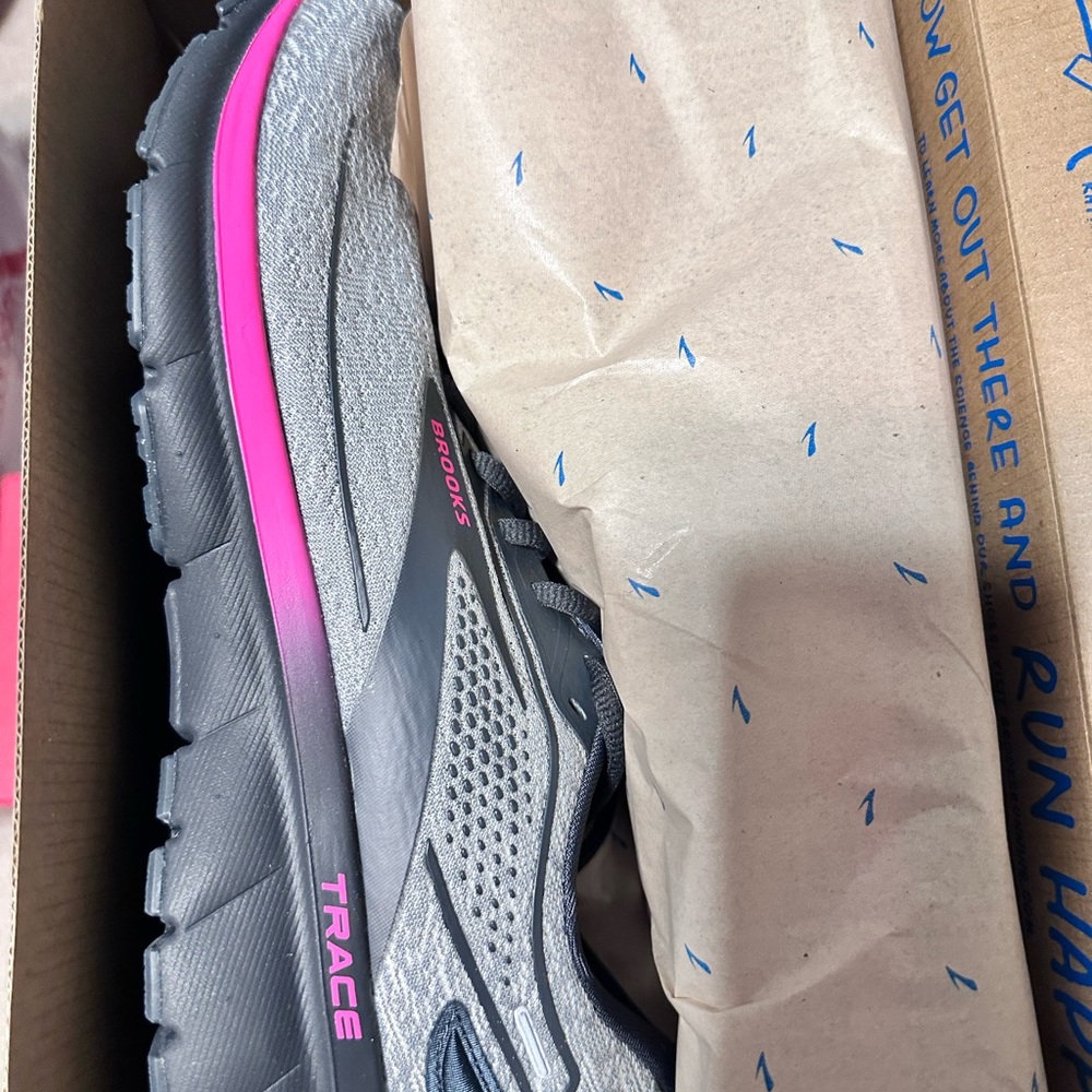 Brooks Women's Athletic Shoes in Gray and Pink